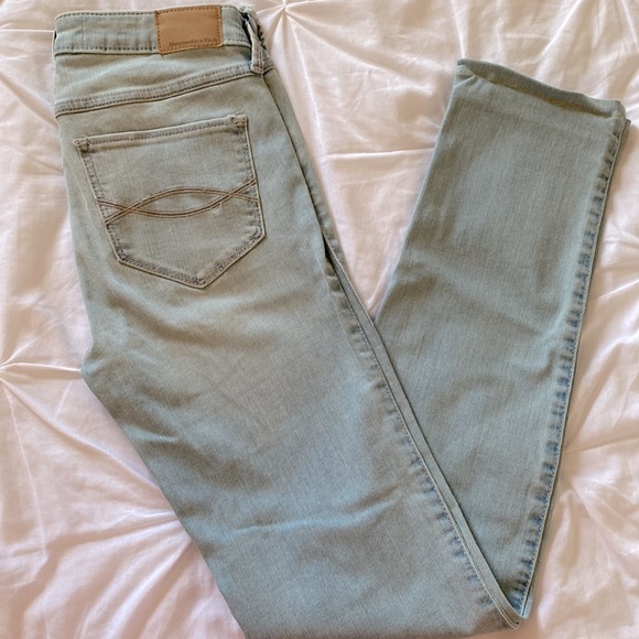 Abercrombie Jeans - Picture 5 of 7